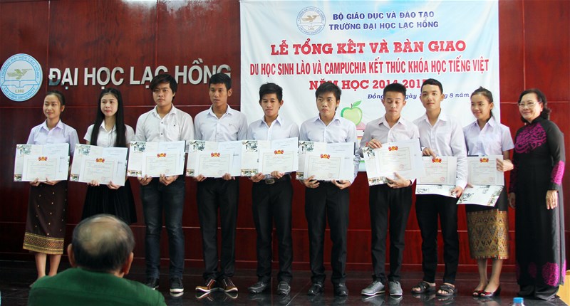 du học sinh Lào