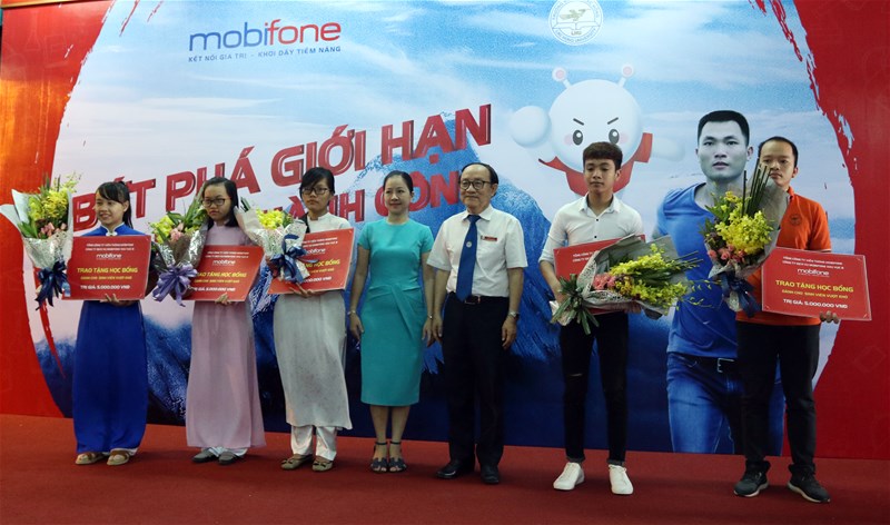 Học bổng "bứt phá giới hạn" từ Mobifone