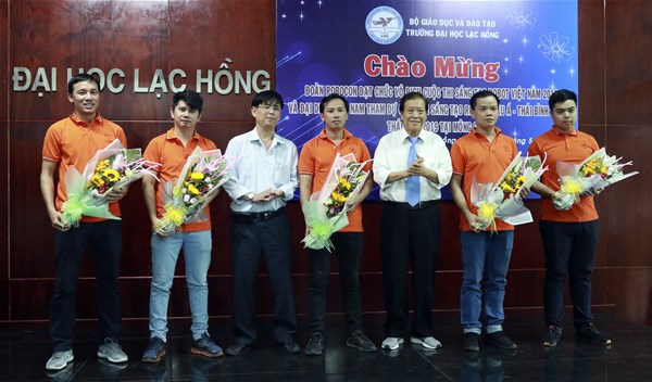 Robocon LHU ngày về trong vinh quang